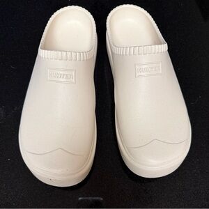 Hunter White Slippers Smooth Slip-On Design
